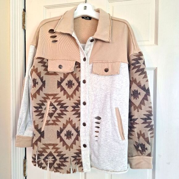 Miss Me Women's Taupe Aztec Button Front Mixed Shacket Small Never Worn - Picture 2 of 16